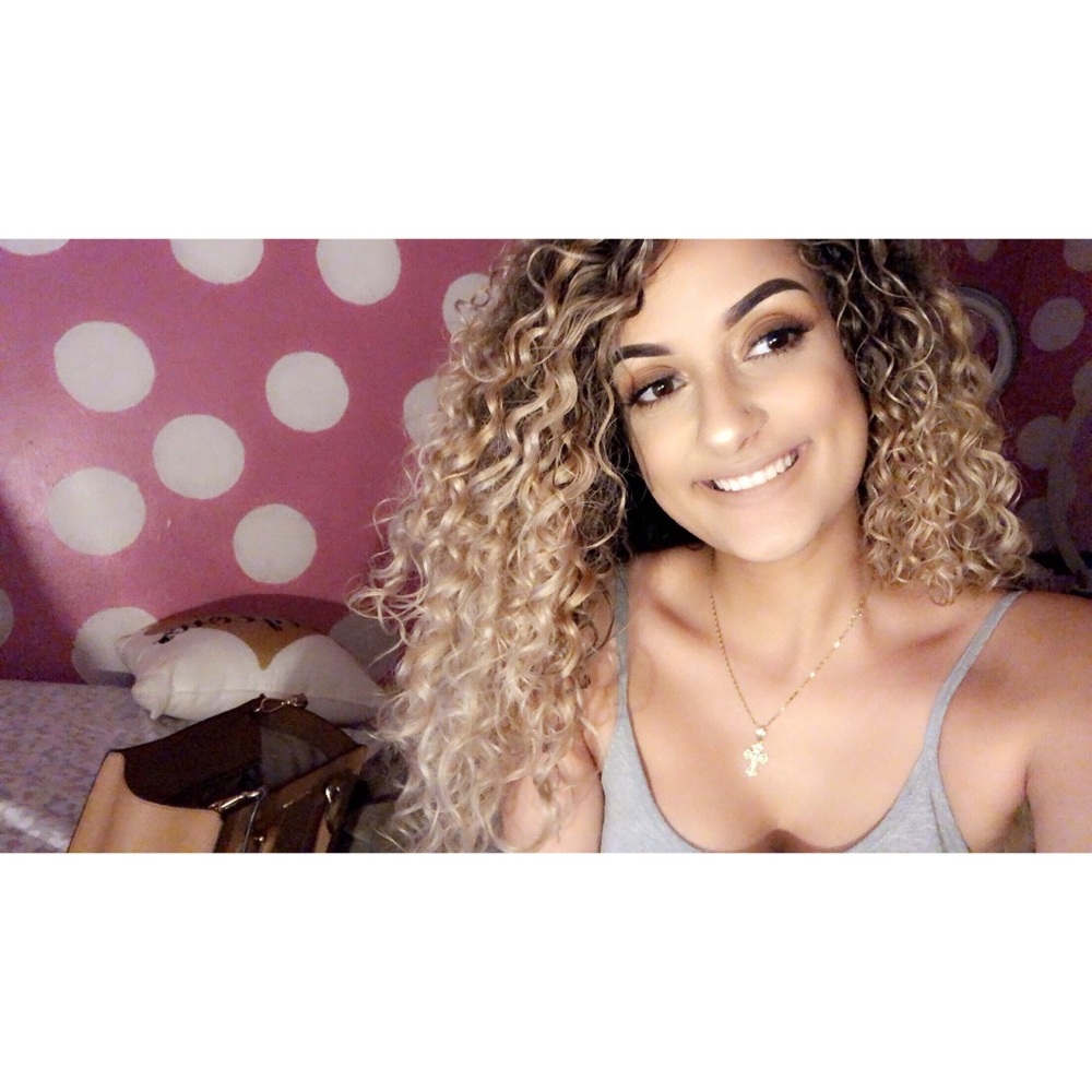 Meet your Posher, Marina